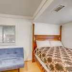 Burbank Home With Yard, Walk To Downtown Shops!