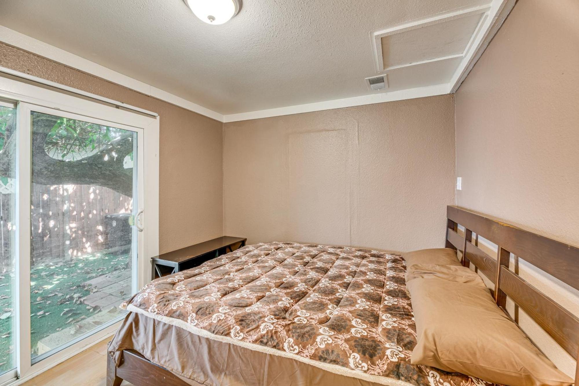 Holiday home With Yard, Walk To Downtown Shops! Burbank