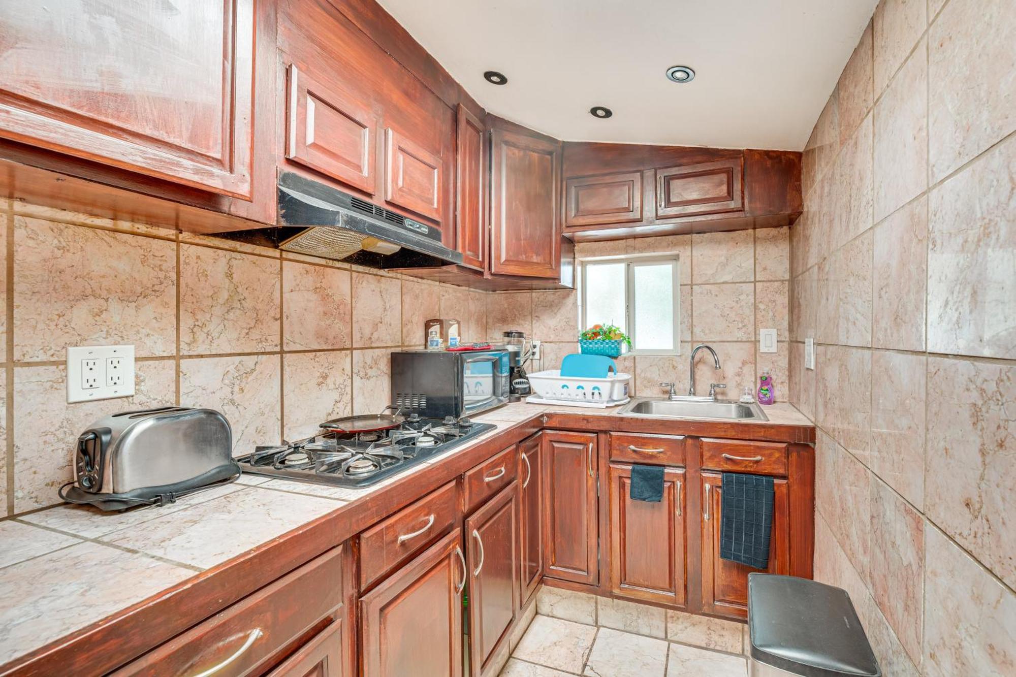 Holiday home With Yard, Walk To Downtown Shops!